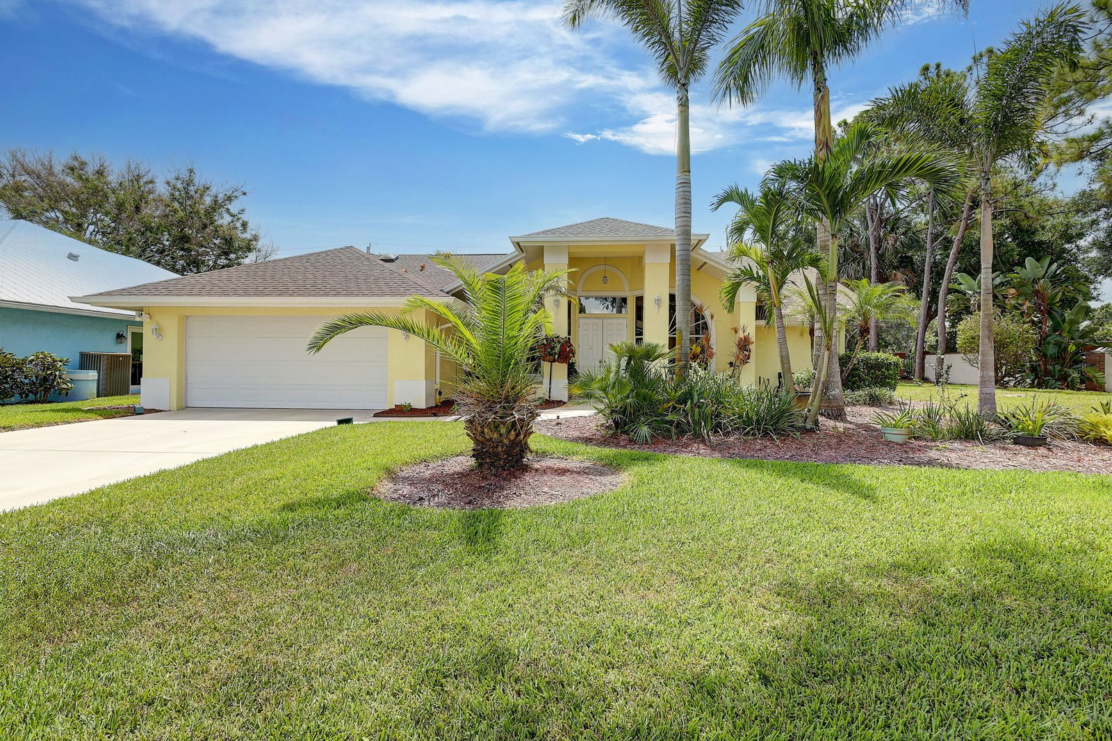 1163 SW Sundew Court front exterior